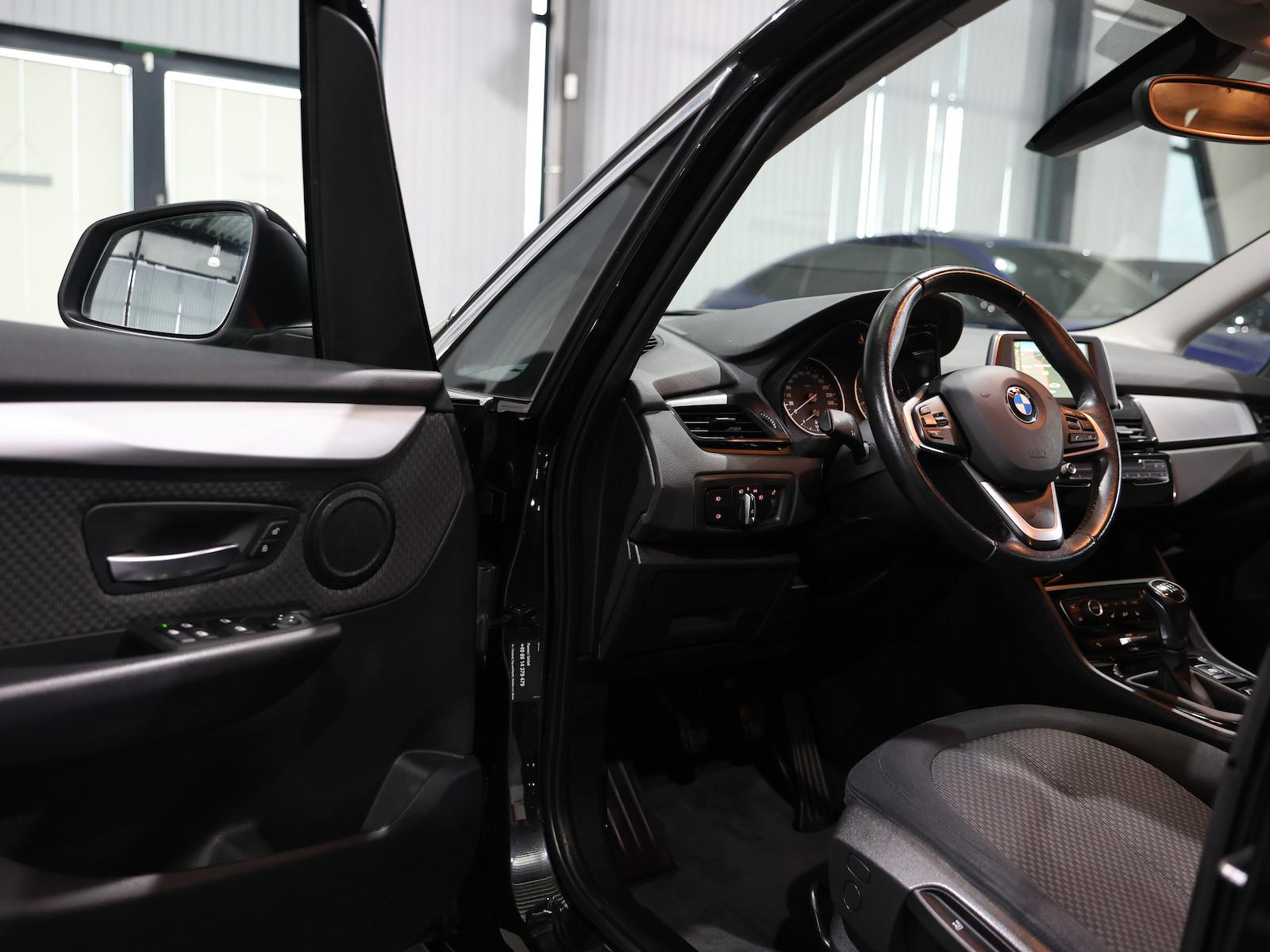BMW 218 Gran Tourer Advantage / 7-SITZER / LED / AHK