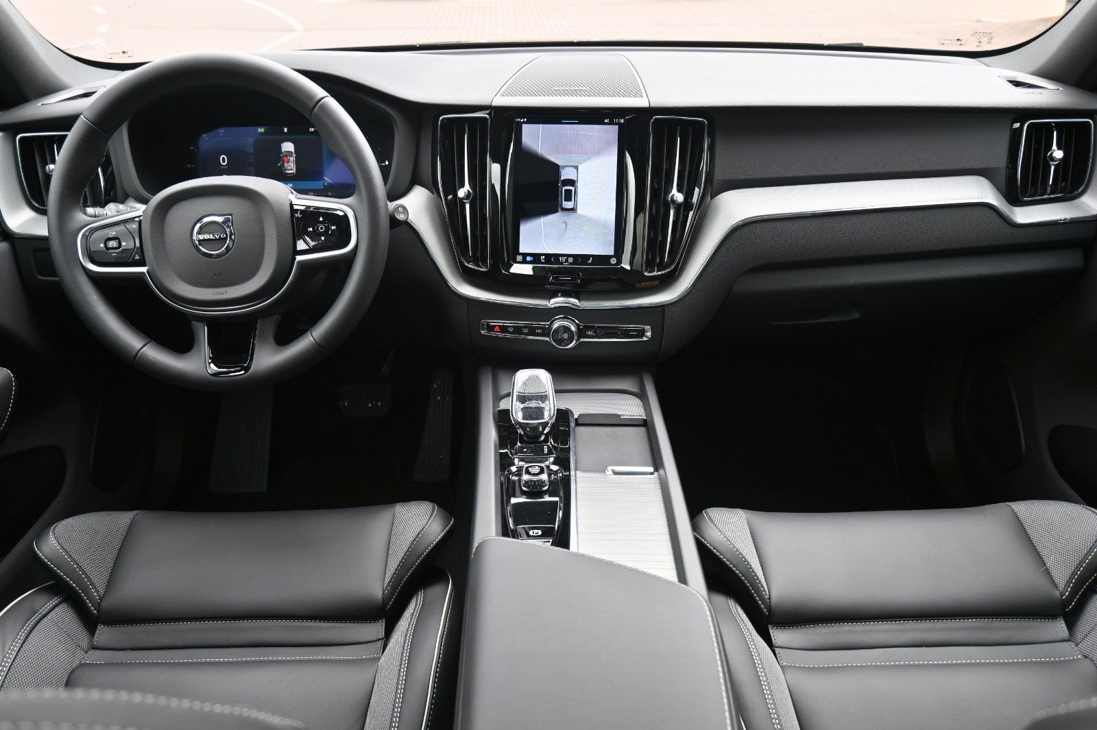 Fahrzeugabbildung Volvo XC60 T6 RC AWD Plus Black Edition*360°*ACC*AHK