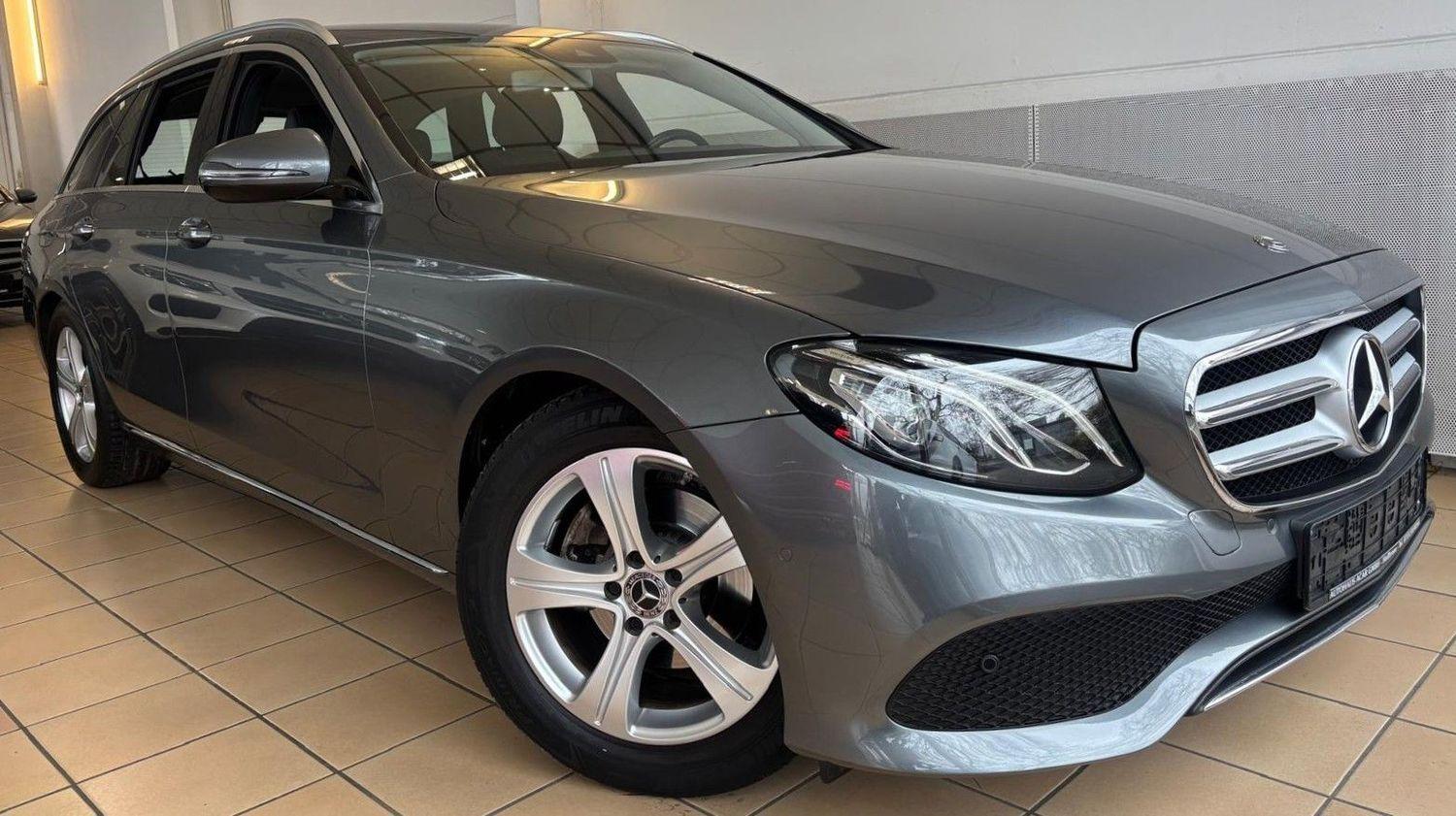 Mercedes-Benz E 220 d T Avantgarde LED Kamera Tempomat Leder A