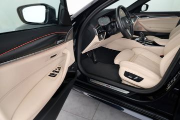 BMW 530d xDrive Touring M Sport PANO HUD RFK AHK 19"
