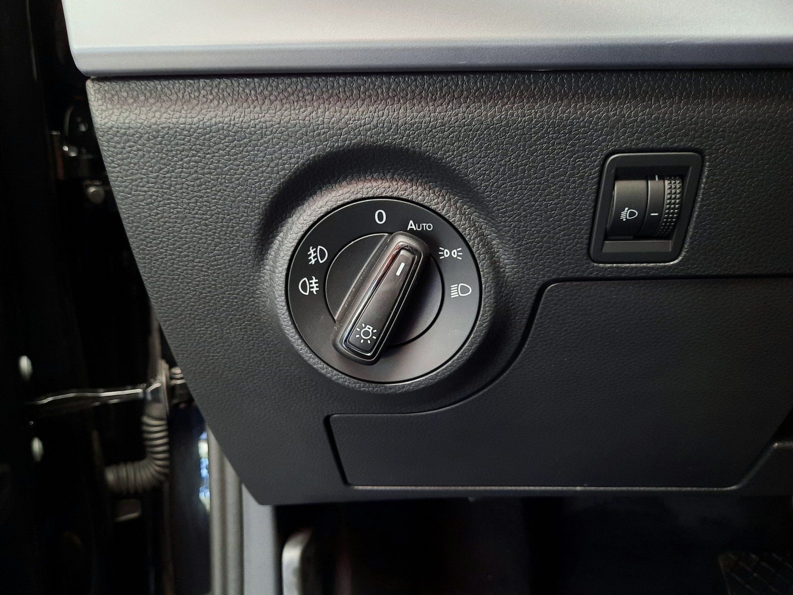 Fahrzeugabbildung SEAT Ibiza FR TSI DSG *Cam*LED*Sitzhzg*PDC*APP*ACC*