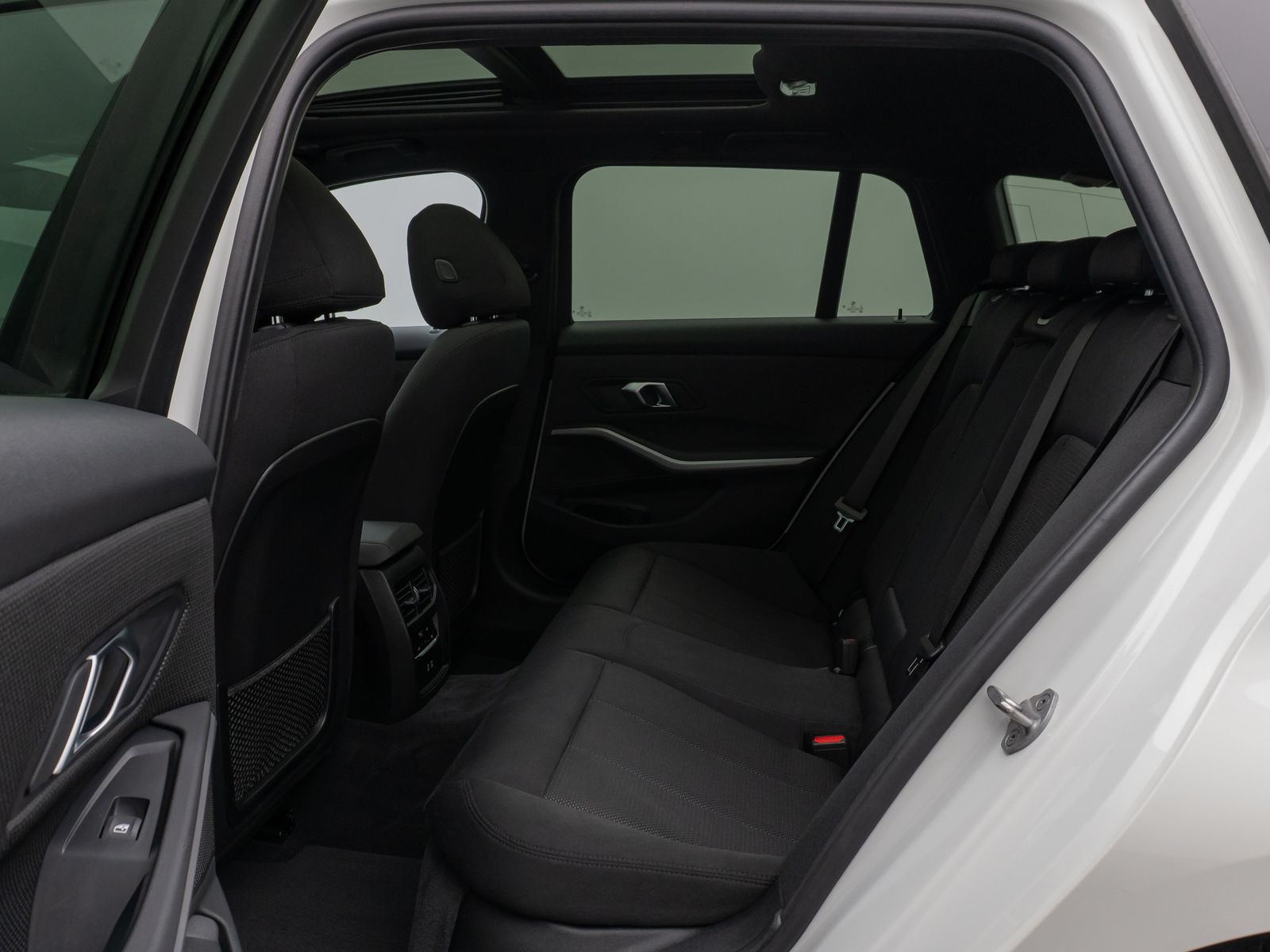 Fahrzeugabbildung BMW 320d xD Panorama DAB PDC Geschwindigkeitsreg LED