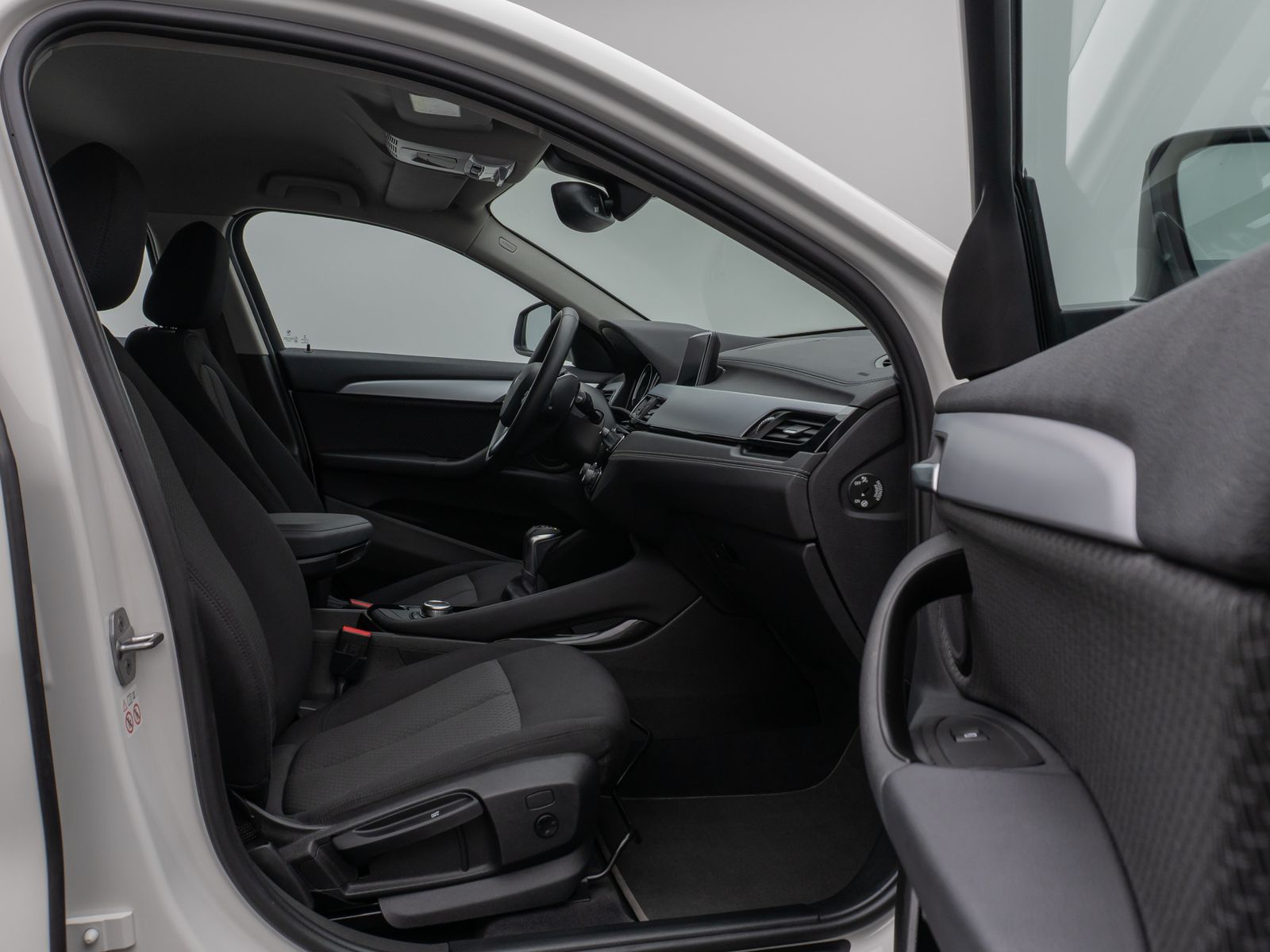 Fahrzeugabbildung BMW X2 xD25e DAB Navi Parkassist Geschwindigkeitsreg