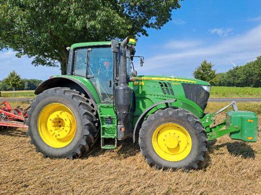 John Deere 6195M