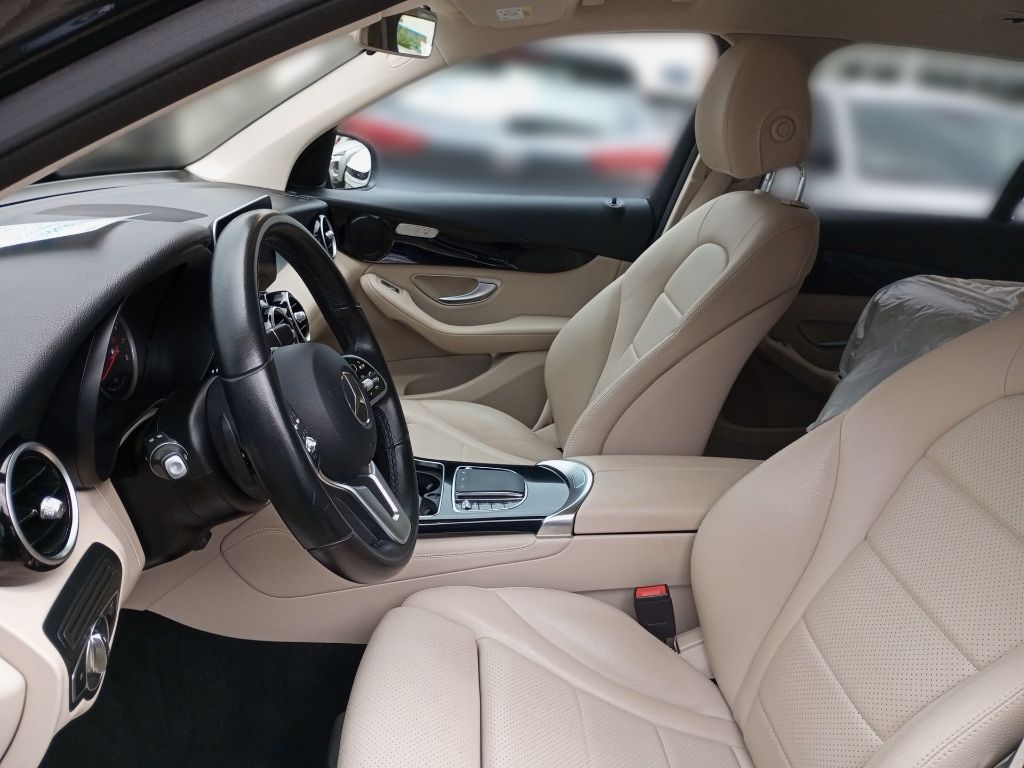 Fahrzeugabbildung Mercedes-Benz GLC 200 4MATIC LED/Leder/Navi