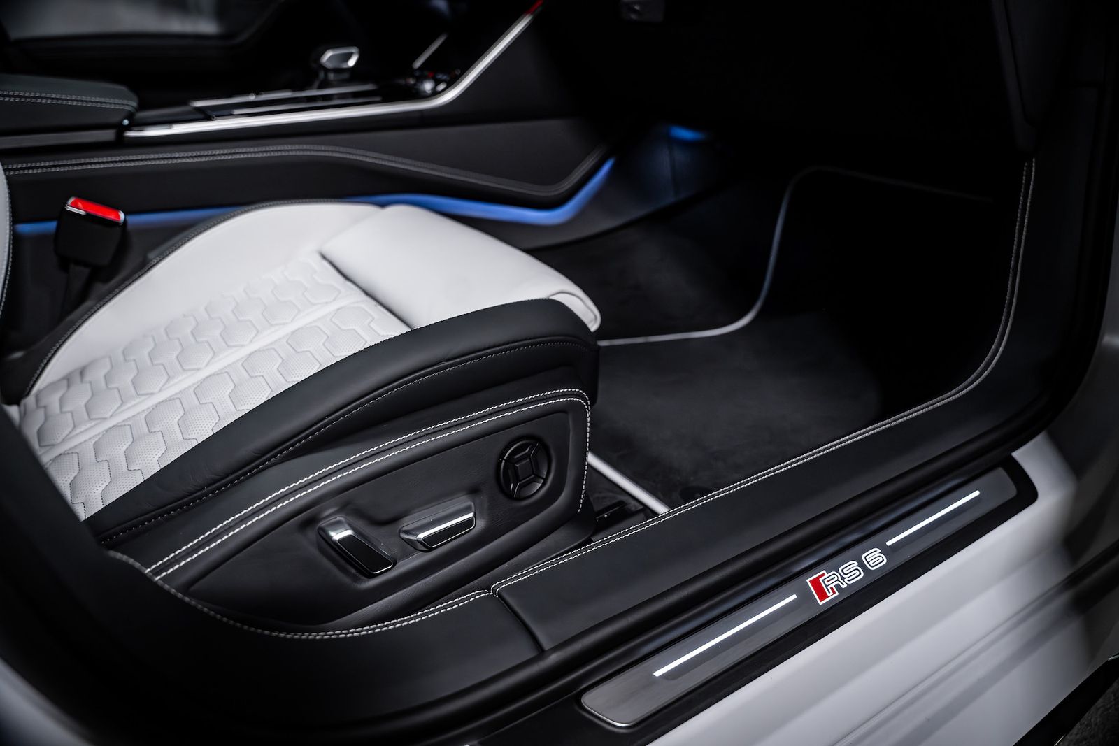 Fahrzeugabbildung Audi RS6 KERAMIK|HGP-PERFORMANCE|DYNAMIK+|MATTLACK