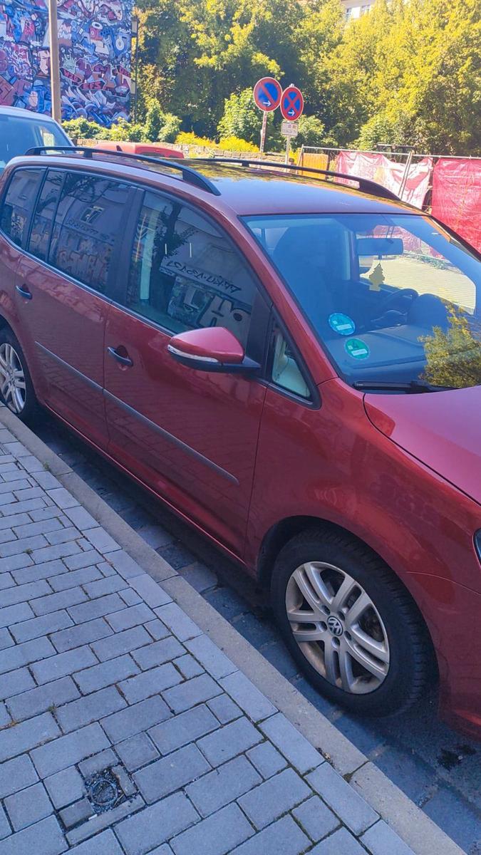 Volkswagen Touran 2011 — photo 9