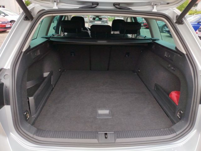 Fahrzeugabbildung Volkswagen Passat Variant GTE 1.4 P 115 TSID6F, Standheizun