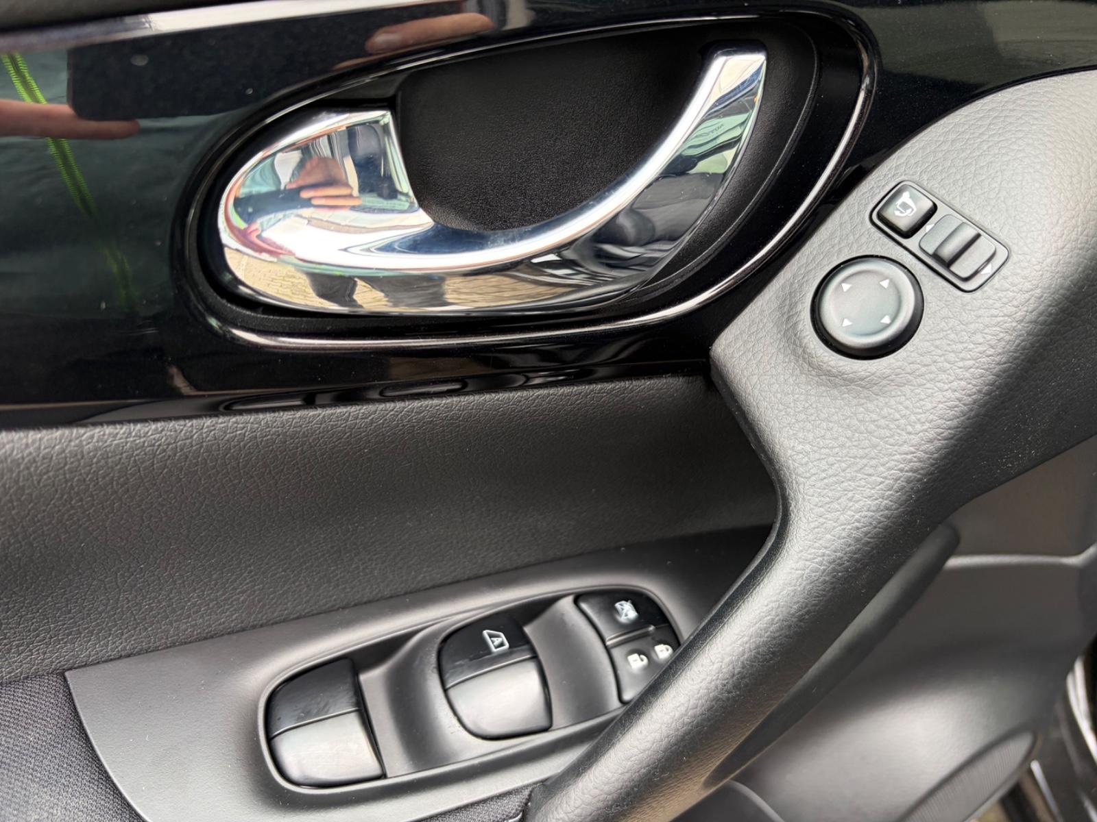 Nissan Qashqai 360° 1.6*PANO*NAVI*LED*360°-CAM*1HAND*LM