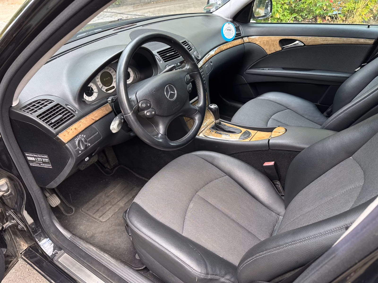 Mercedes-Benz E 220 CDI / Facelift / Navi / Schiebedach / 