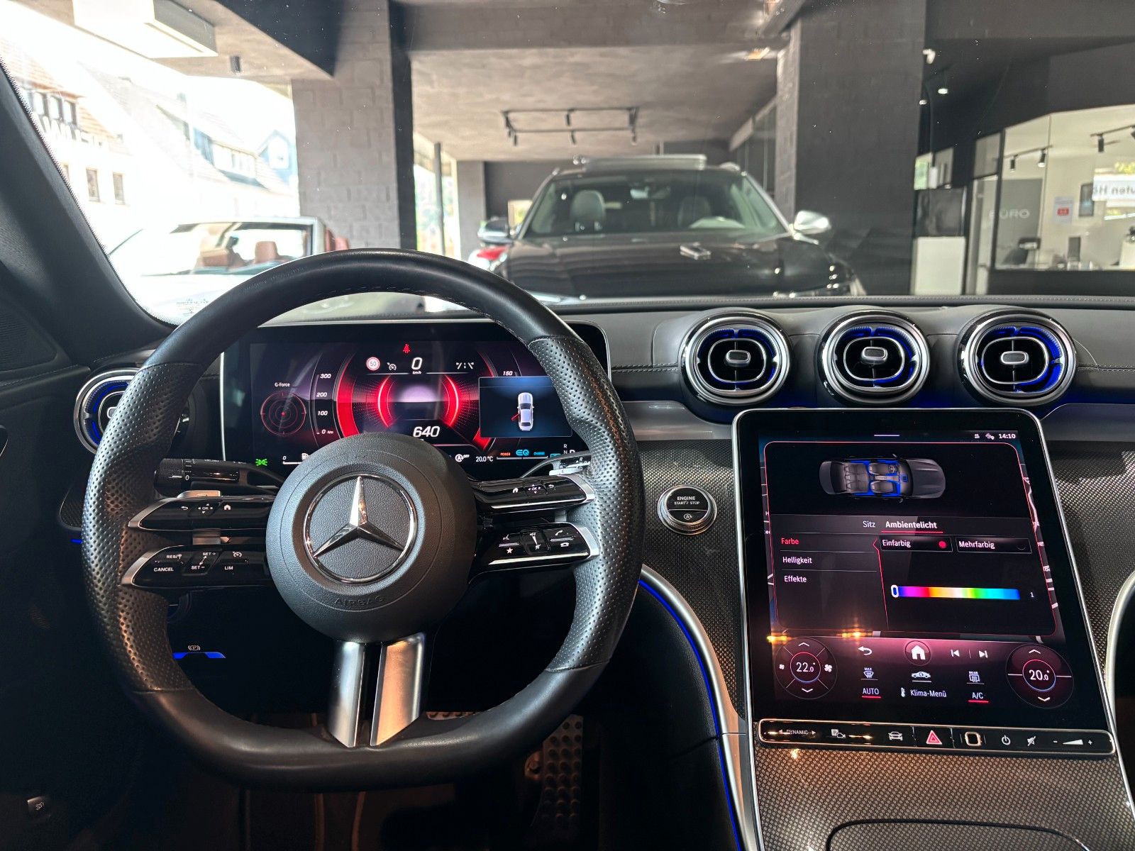 Fahrzeugabbildung Mercedes-Benz C 200 4Matic///AMG LINE//AMBIENTE/KAMERA/CARBON/