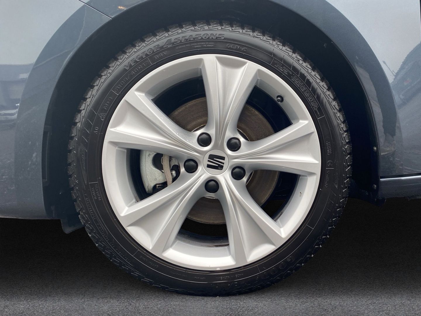 Fahrzeugabbildung SEAT Leon Sportstourer FR 2.0 TDI EU6d Navi digitales