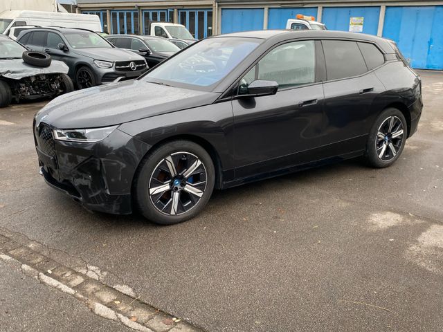 BMW iX 40xDrive Sport *Sportpaket*Panorama*Exclusive