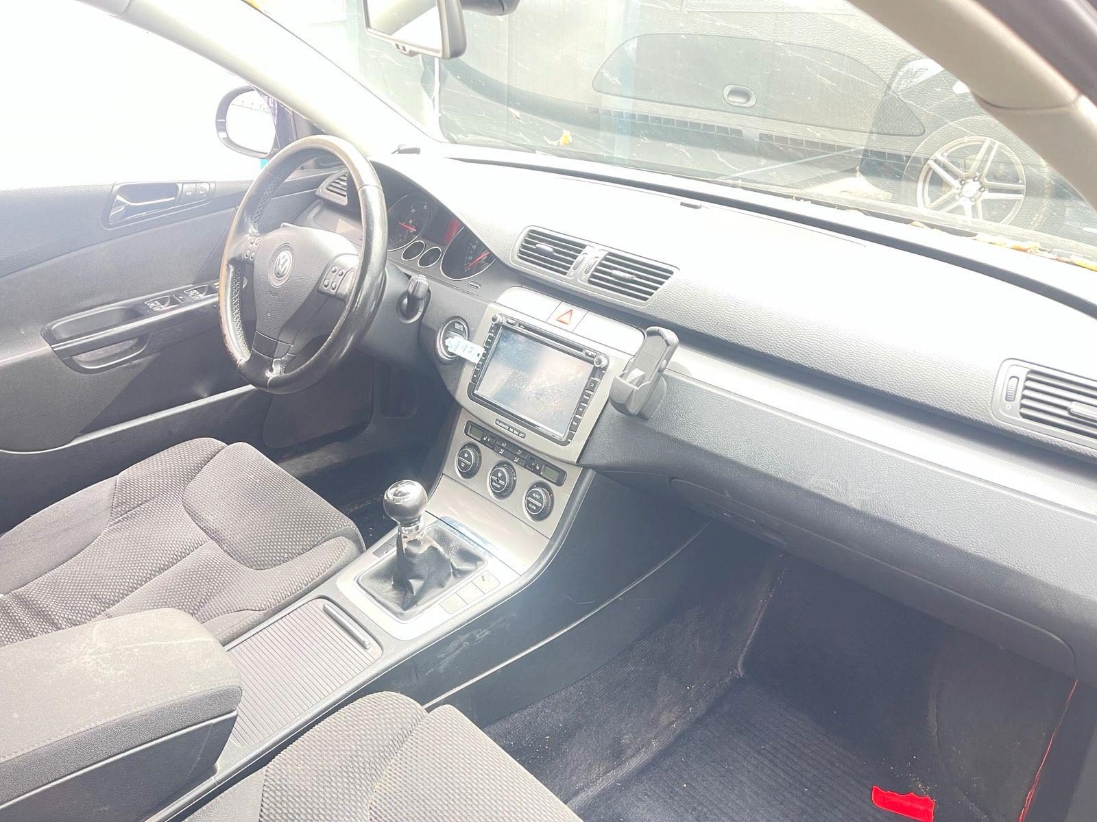 Volkswagen Passat 2005 — photo 6