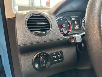 MYAUTOCENTER – Gebraucht- und Jahreswagen mit Werkstattservice in Pfaffenhofen Volkswagen Caddy Maxi *2-HAND*7-SITZER*KLIMA*TEMPO*