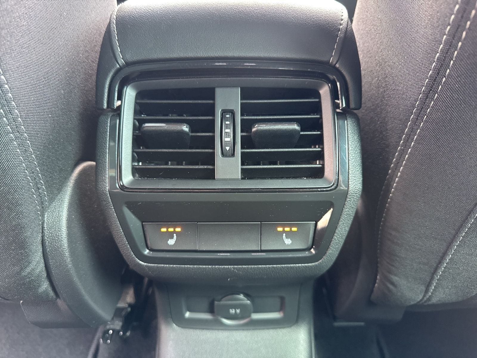 Karoq 2.0 TSI Sportline 4x4, AHK, Sportsitze, Pa