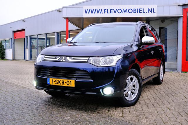 Mitsubishi Outlander 2.0 Intense Navi|Clima|LMV