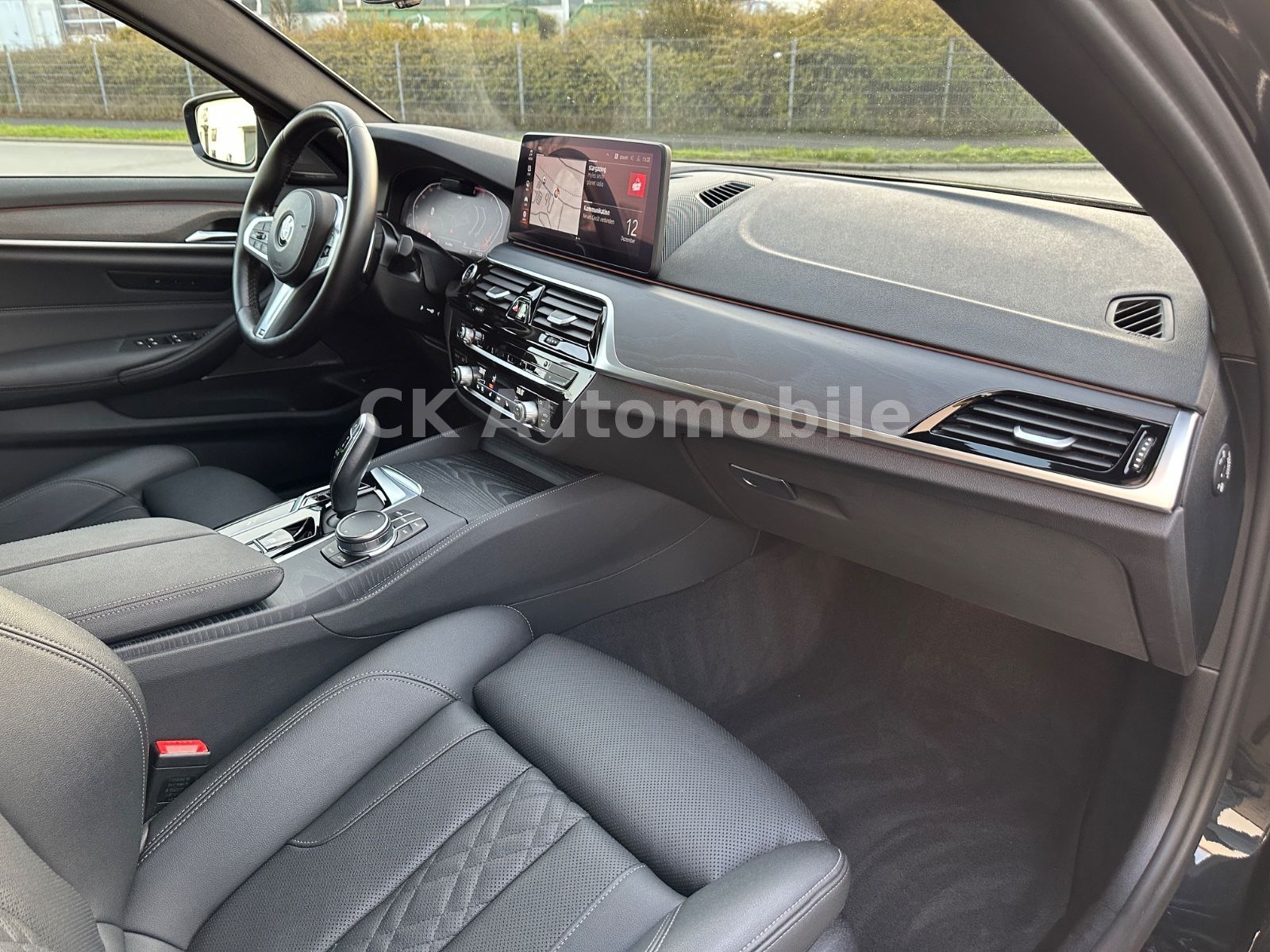 Fahrzeugabbildung BMW 530d xDrive M-Sport Facelift/Laser/Head-Up/AHK