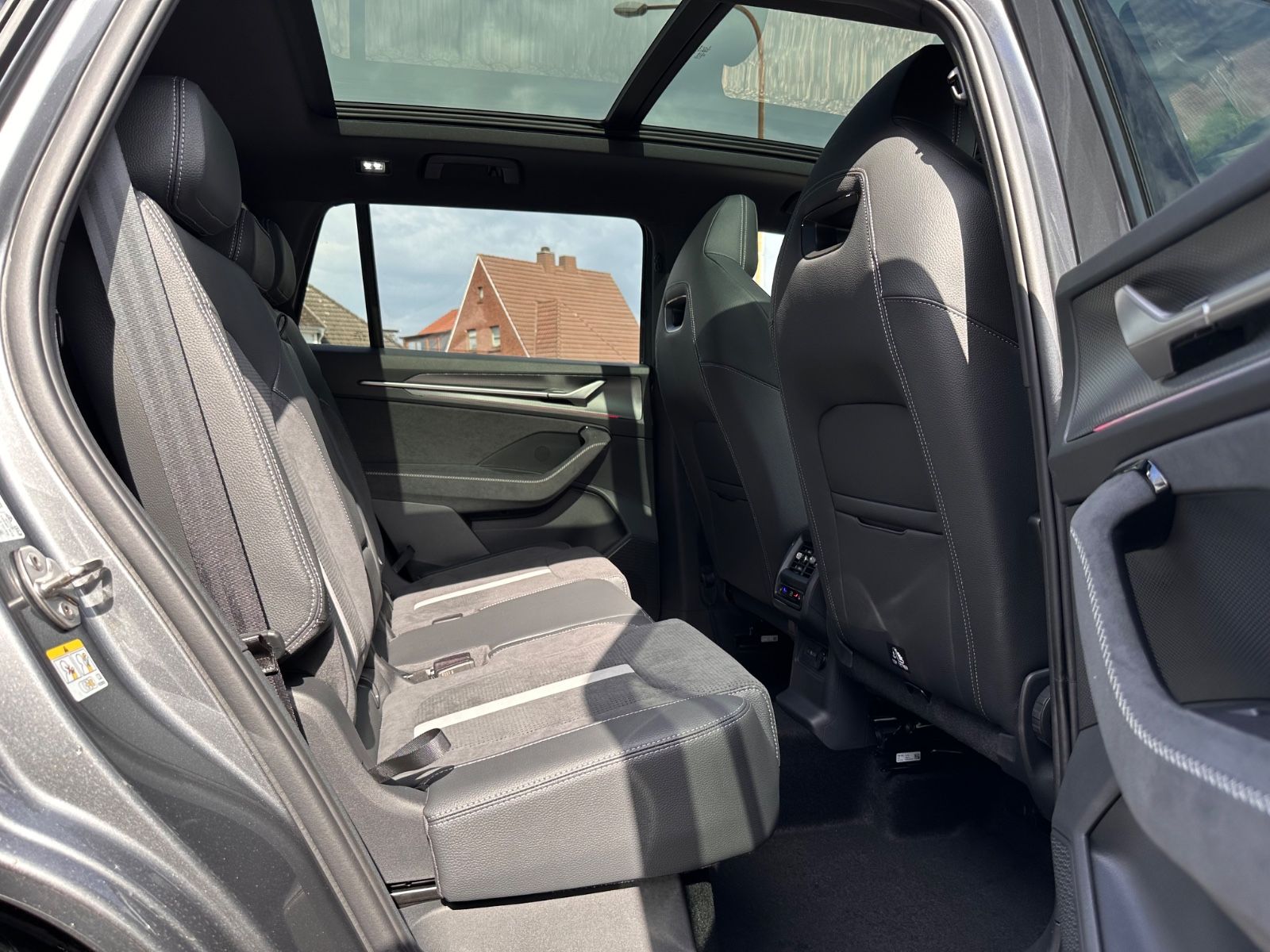 Fahrzeugabbildung SKODA Kodiaq 2.0 TDI 4x4 Sportline Matrix/AHK/Pano/7