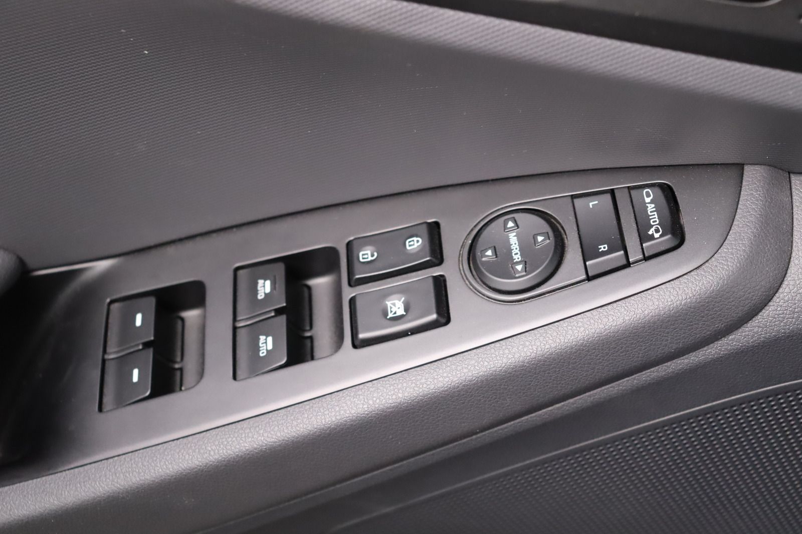 Fahrzeugabbildung Hyundai IONIQ * Memory * Sitzhzg./-lüftung Premium Plug-