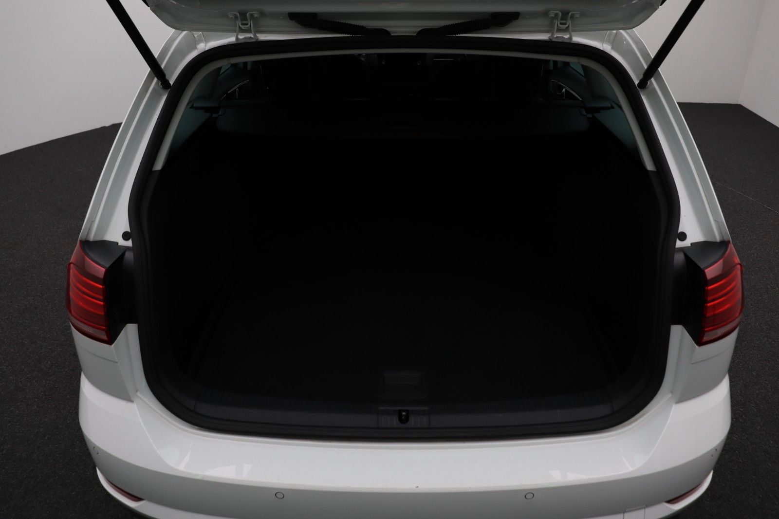 Fahrzeugabbildung Volkswagen Golf VII Variant 1.5 DSG Highline