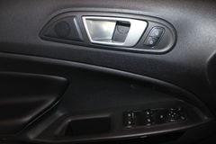 Fahrzeugabbildung Ford EcoSport Titanium LED WinterPaket DAB GJR PDC