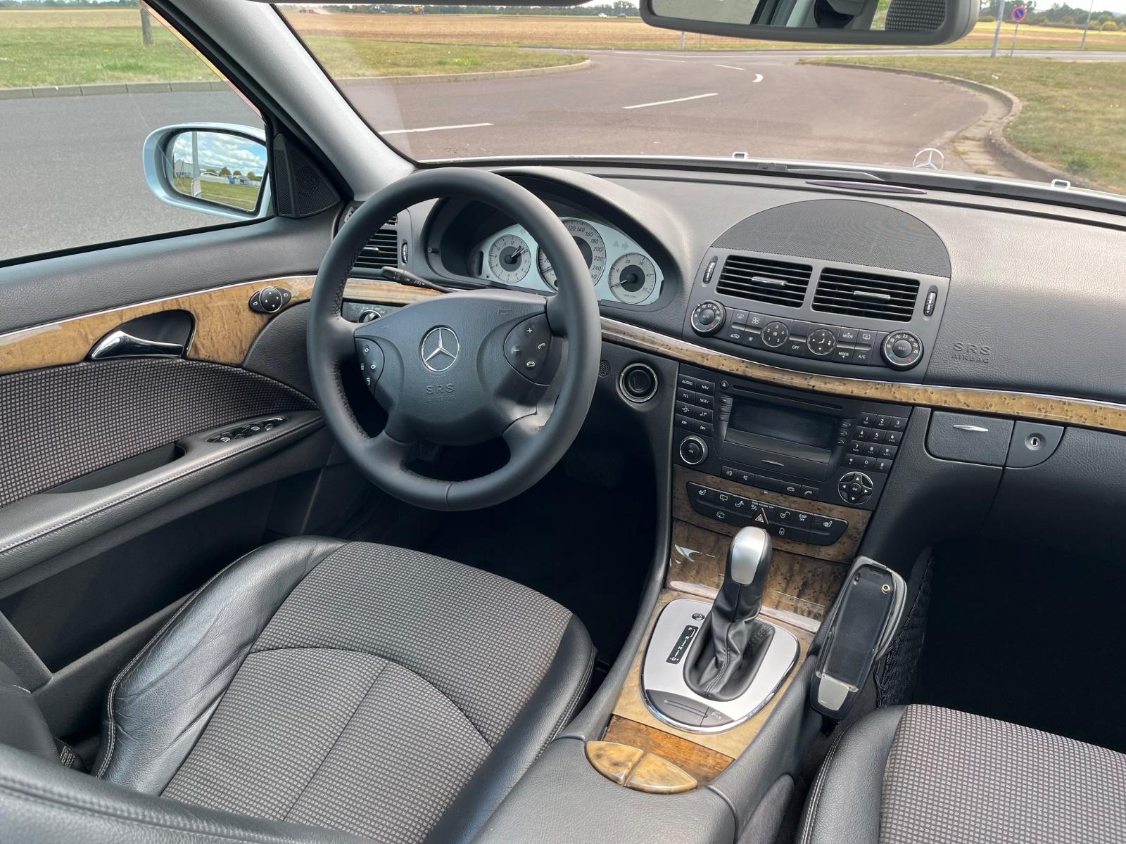 Mercedes-Benz E 220 CDI T Avantgarde 