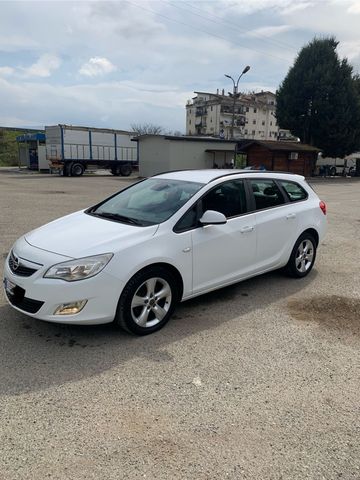 Opel Astra 1.7 CDTI 110CV Sports Tourer Cosmo 12