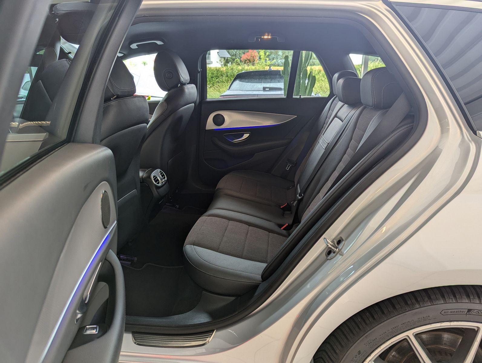 MERCEDES-BENZ E 220 d AMG StHz. Multibeam 360° Memory AHK 19" - Image 13
