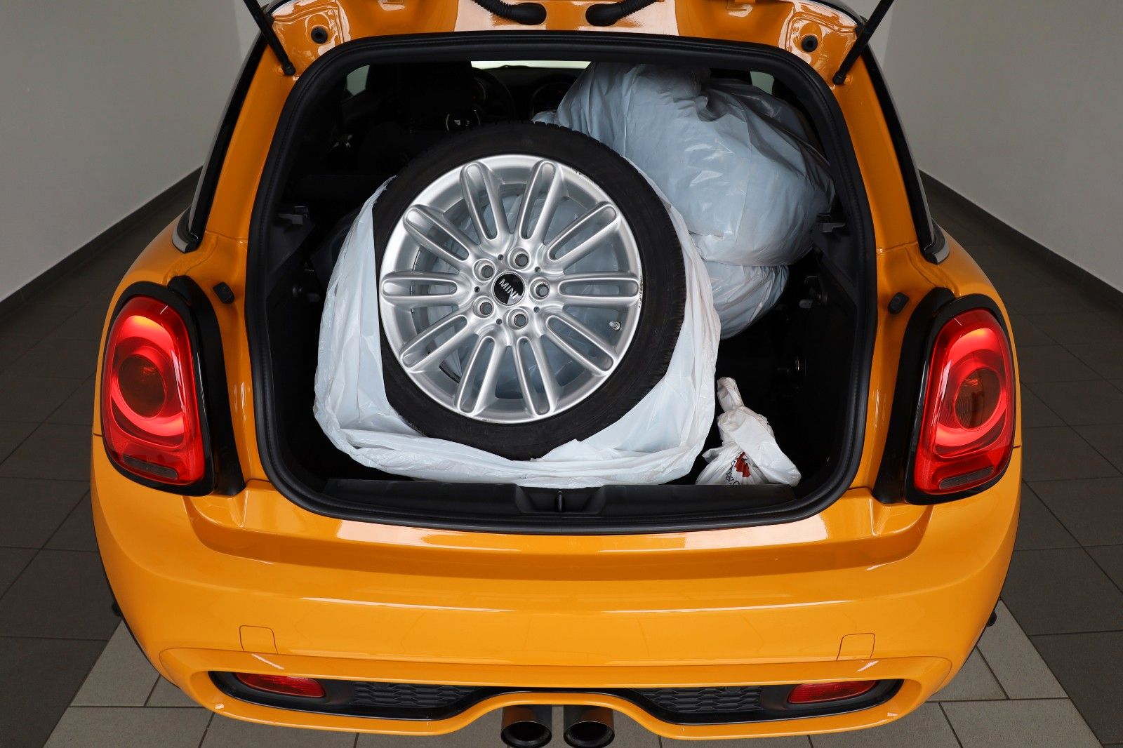Fahrzeugabbildung MINI COOPER S T.Leder,Navi,LED,SH,PDC,SR+WR