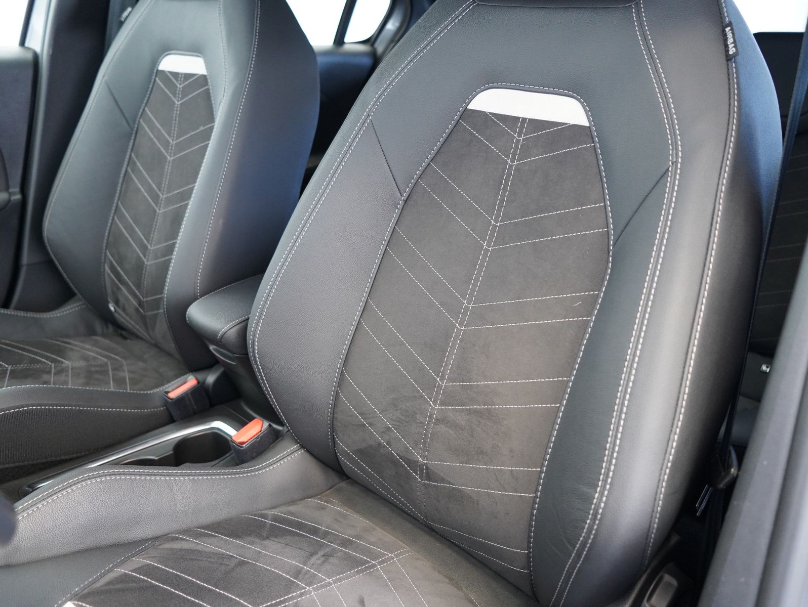 Fahrzeugabbildung Opel Corsa F e GS Line NAVI/LEDER/LM 17"/11KW/SOH