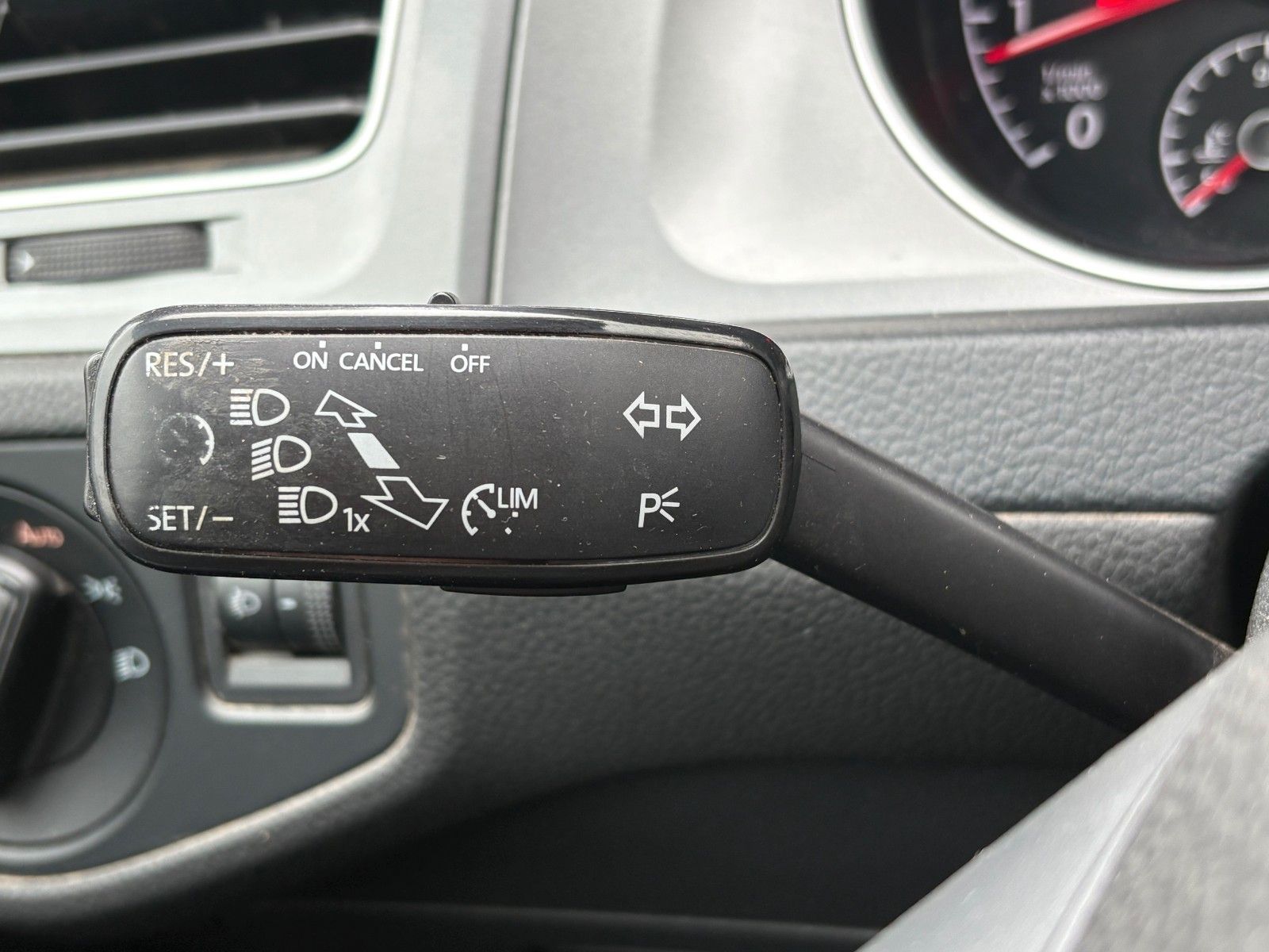 Fahrzeugabbildung Volkswagen Golf VII 1.2 TSI Trendline Navi SPORTSITZE Klima