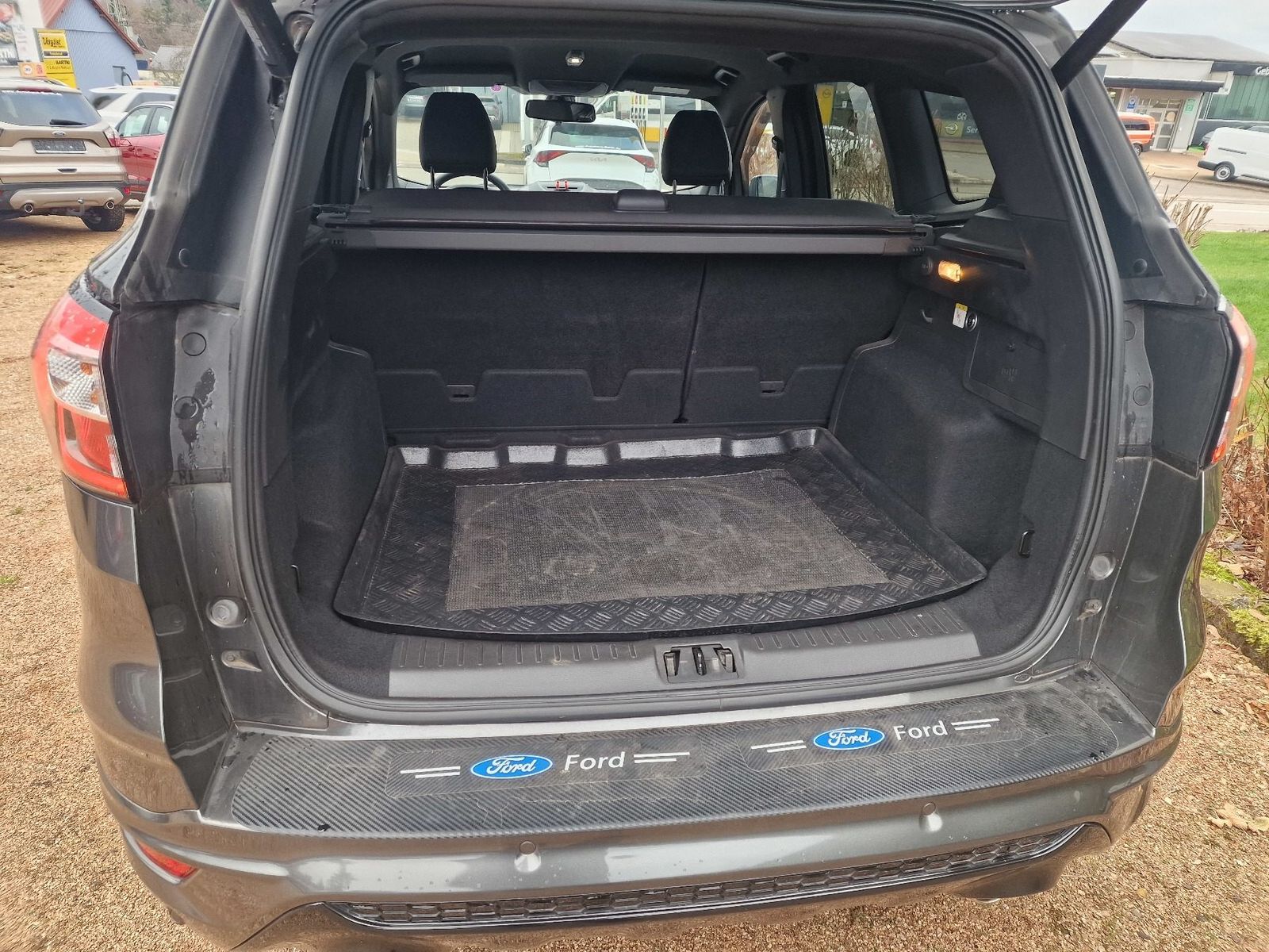 Fahrzeugabbildung Ford Kuga ST-Line, AHK, Xenon,Navi,Winterpaket