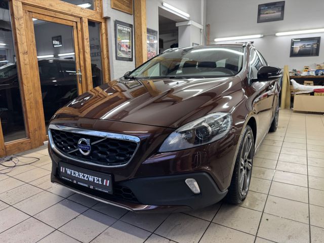 Volvo V40 Cross Country You!