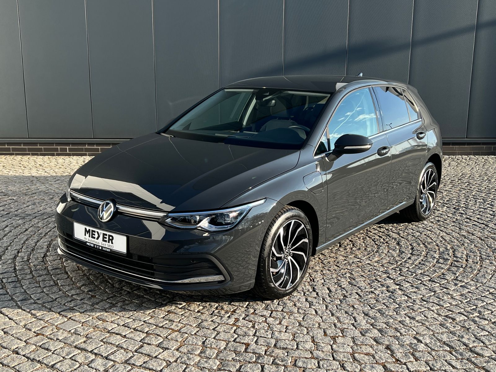 Fahrzeugabbildung Volkswagen Golf Style 1.4 TSI eHybrid DSG *AHK, IQ-Light, A