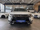 Mitsubishi Outlander Active+ 4WD *1. Hand*AHK*Bi-LED* - Mitsubishi Outlander mit Benzin-Antrieb: Allradantrieb