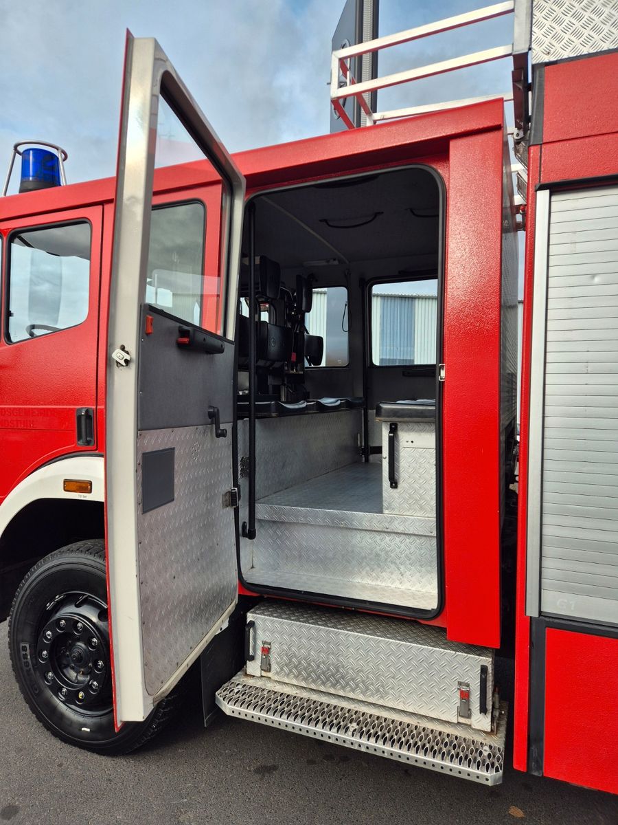 Fahrzeugabbildung Mercedes-Benz 1224 AF 16/12 Löschfahrzeug 1.680l