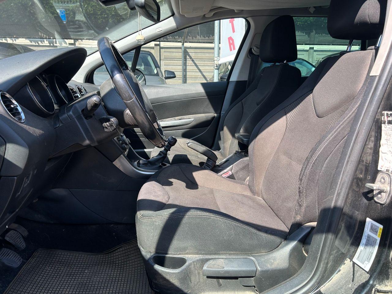 Peugeot 308 2013 — photo 6