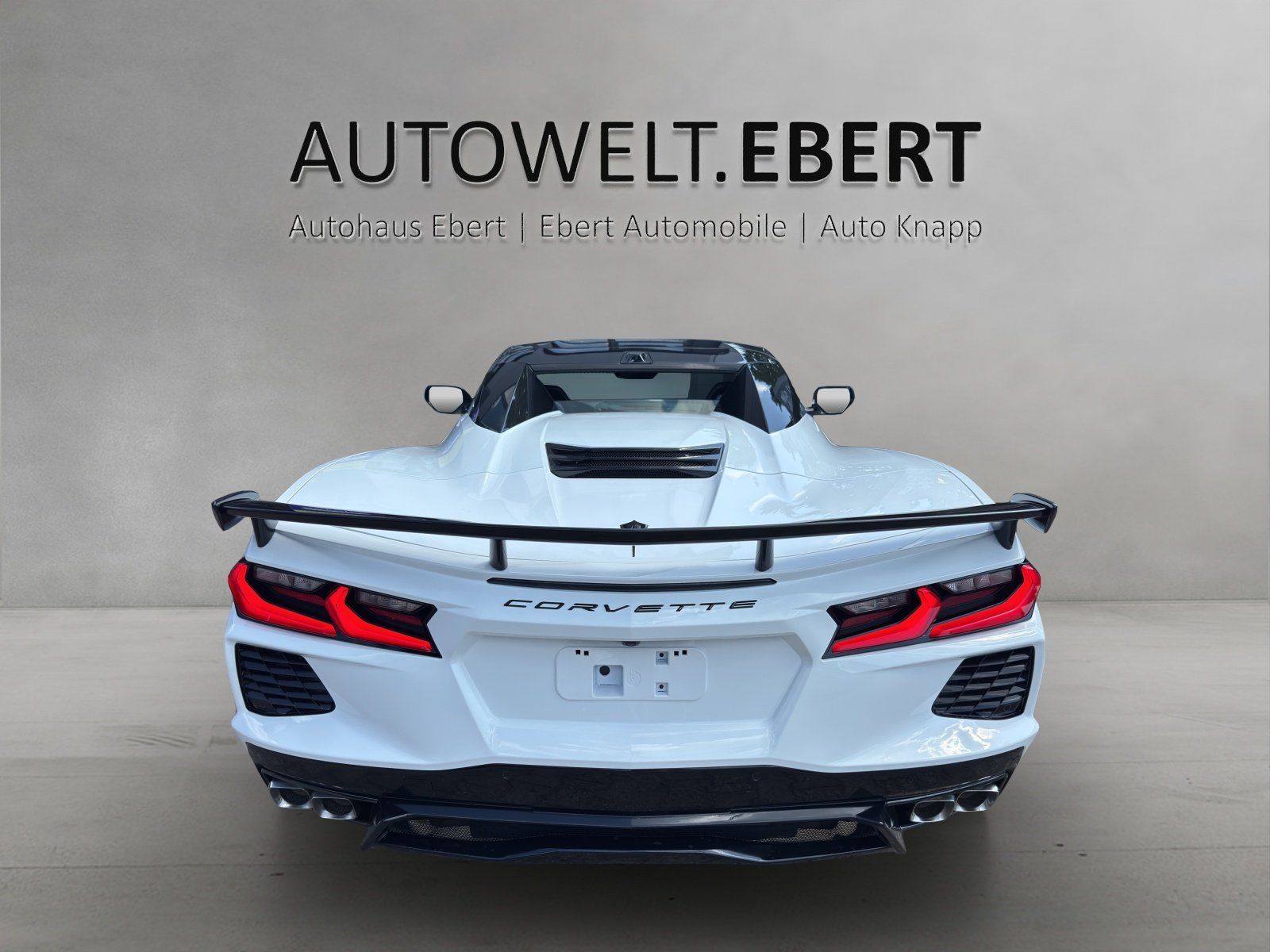 Fahrzeugabbildung Corvette C8 Cabrio 3LT MY2026 ARCTIC-WHITE/DARK-ATMOSPHER