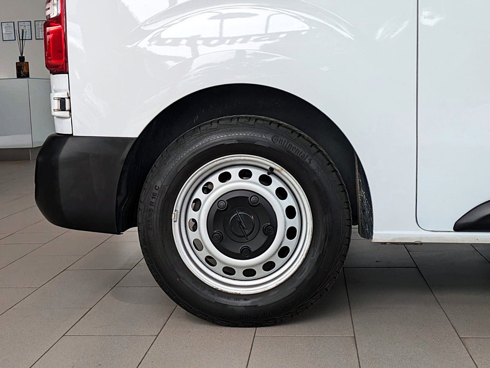 Fahrzeugabbildung Opel Vivaro Kasten Edition M KLIMA NAVI TEMPOMAT 1.Hd