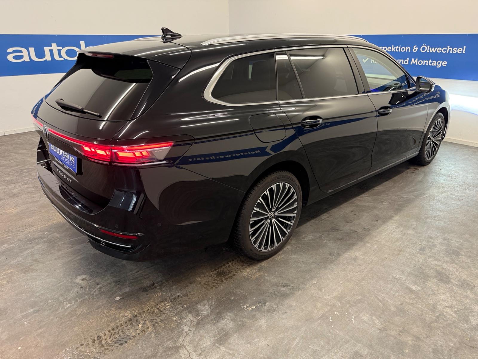 Volkswagen Passat Variant Elegance AHK ACC DCC Pano