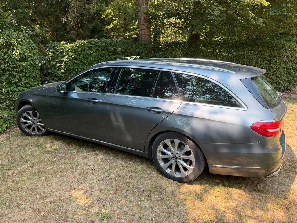 Image of Mercedes-Benz E 400