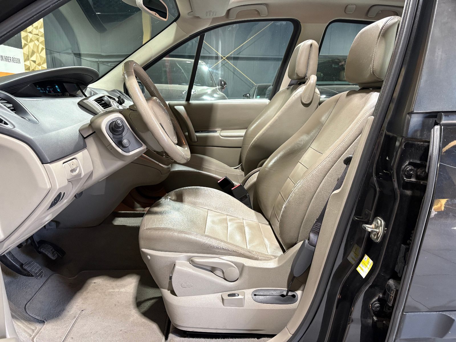 Fahrzeugabbildung Renault Scenic II Grand Privilege/7-SITZ/PANO/NAVI/SHZ/