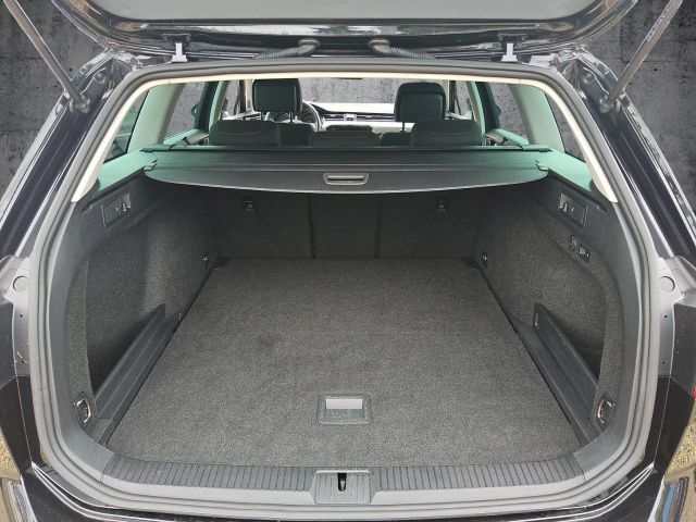 Passat Variant 1.5TSI Aut. Business Navi AHK LED