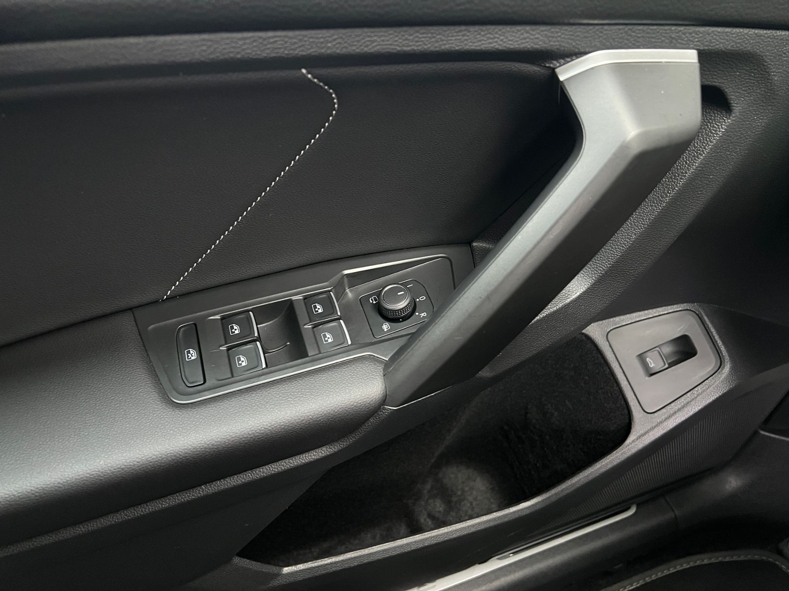 Fahrzeugabbildung Volkswagen Tiguan Allspace R-Line 2.0 TDI DSG 4MOTION *AHK,