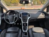 Opel Astra J Sport 1.6 (180PS) Navi, AHK, PDC - Opel Astra aus 2010: 1.6