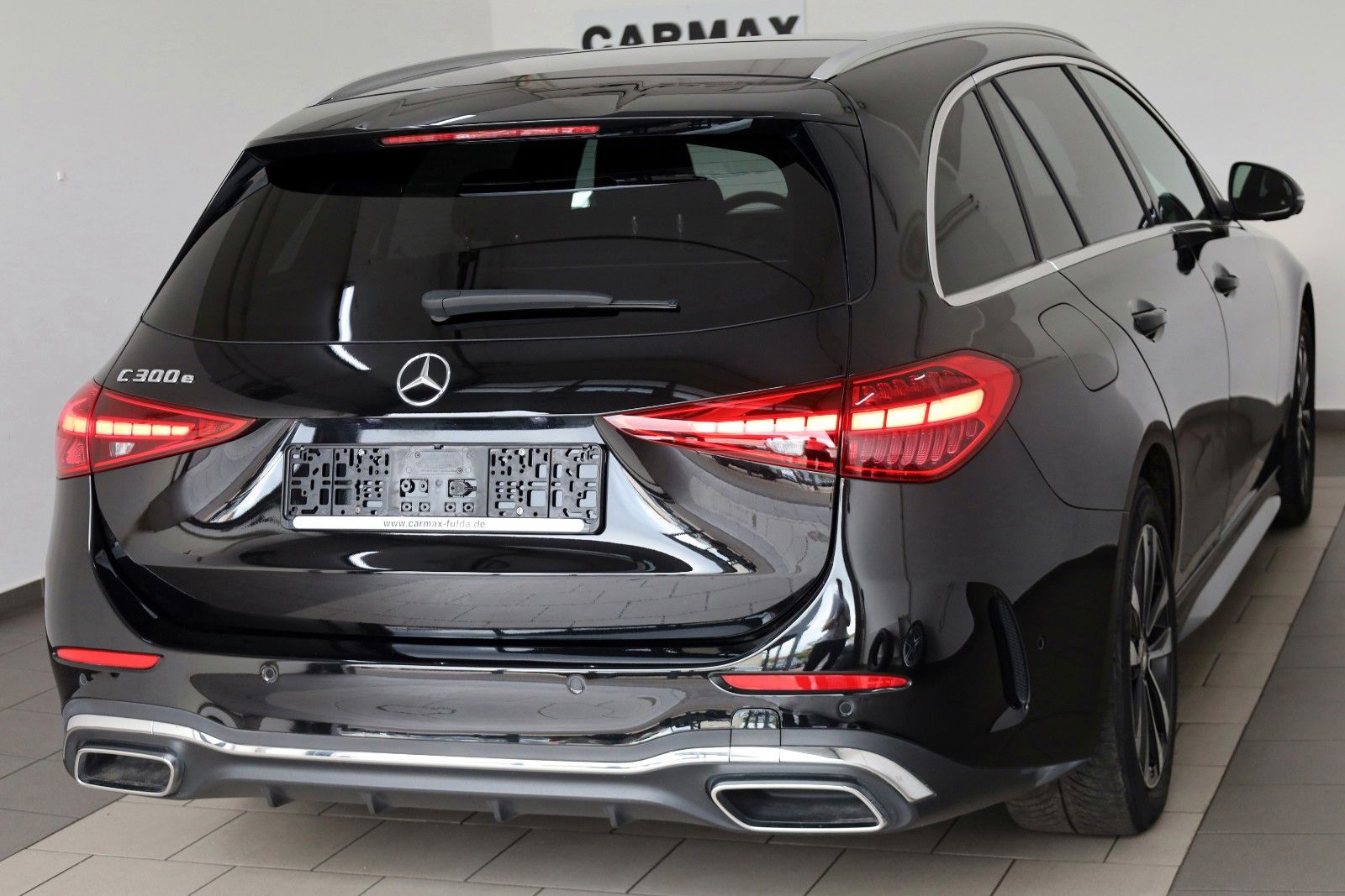 Fahrzeugabbildung Mercedes-Benz C 300e T AMG Line Leder,Navi,LED,HUD,SH,Park Pak