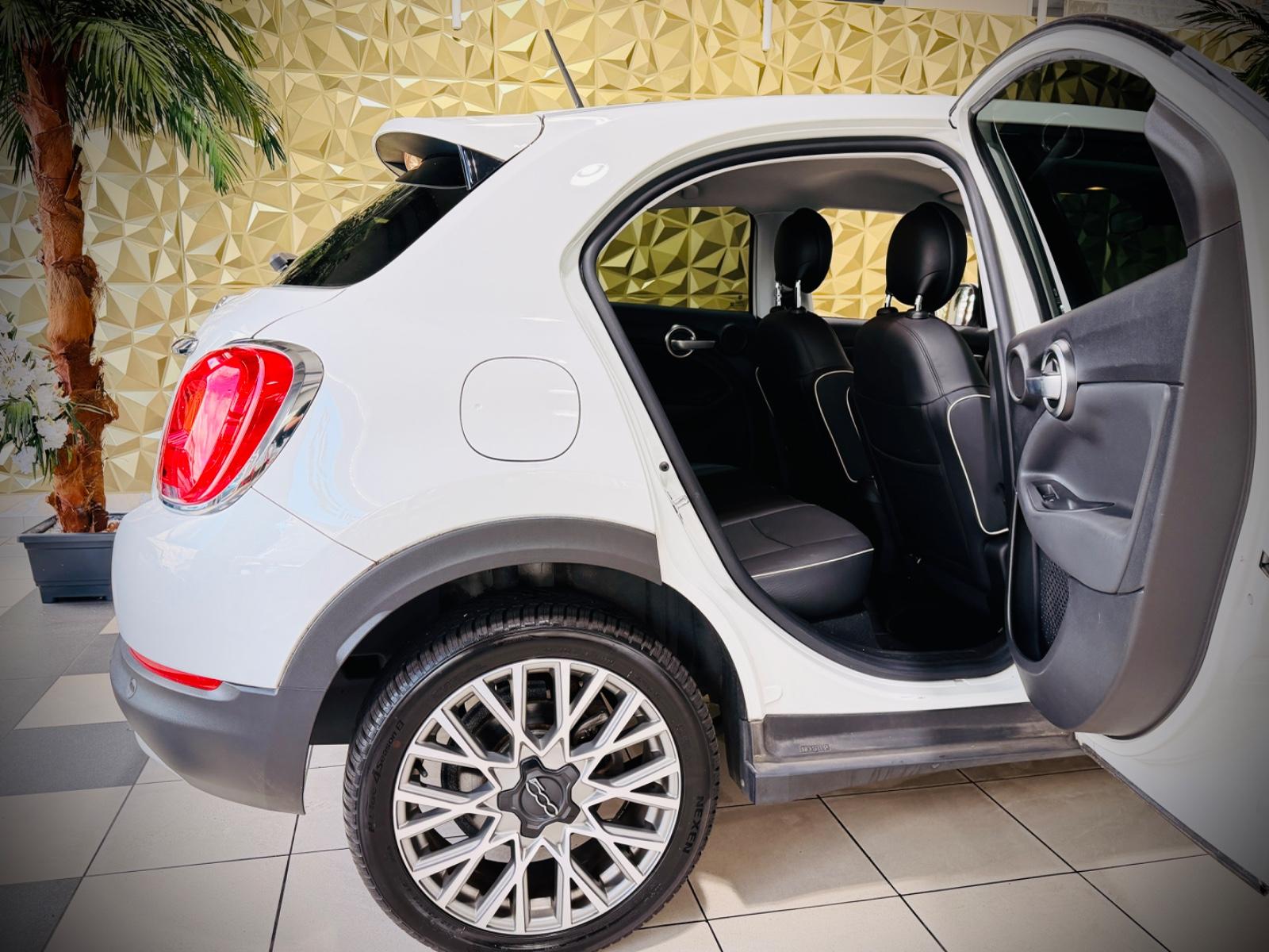 Fiat 500X Lounge |XENON|NAVI|LEDER|1.HAND|PDC