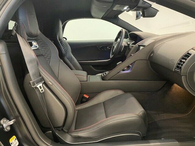 Fahrzeugabbildung Jaguar F-Type P450 Cabrio AWD R-DYNAMIC SVO Mattschwarz