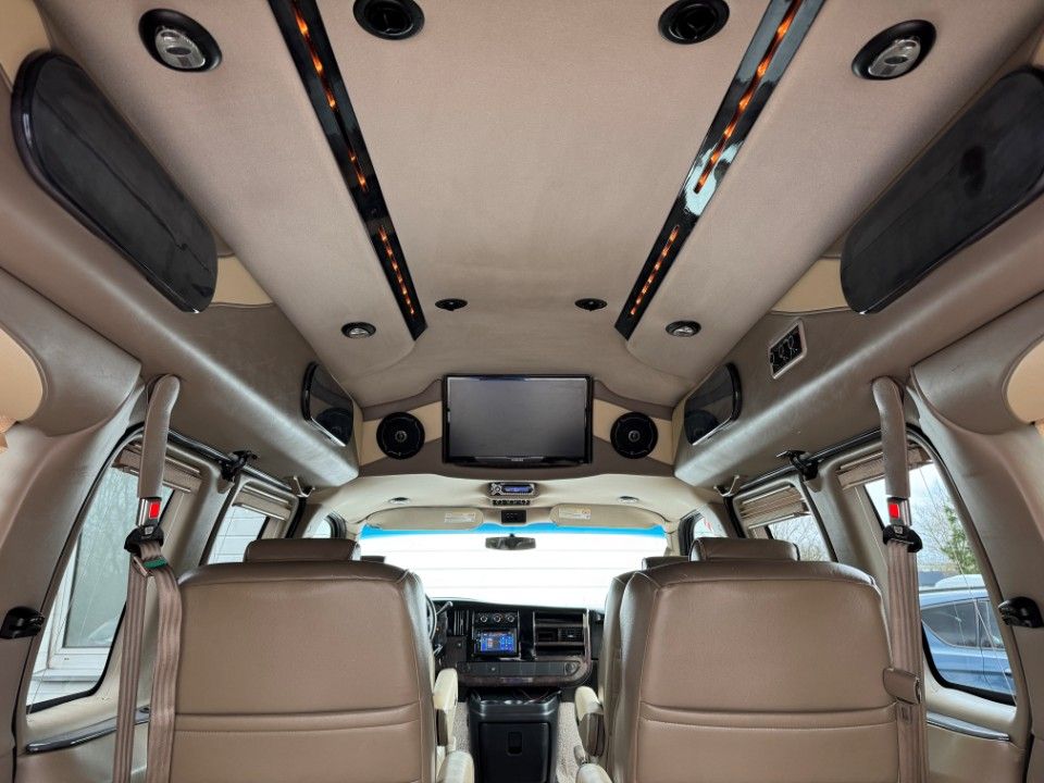 Fahrzeugabbildung Chevrolet Express Chevy Conversion Van 5.3 Vortec